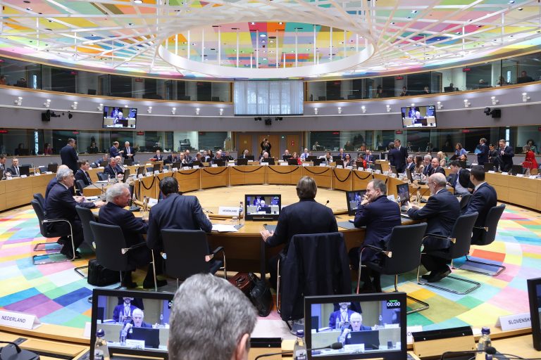 ES Užsienio reikalų taryboje sutarta skubiai perduoti Ukrainai 1 mln. artilerijos amunicijos vienetų