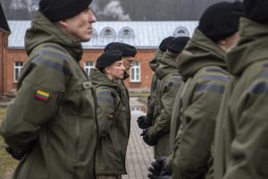  Jaunesnioji eilinė Raminta Bekešiūtė: Nuo pirmųjų pratybų šliaužiojant iki tvirto kario žingsnio – tik 9 mėnesiai