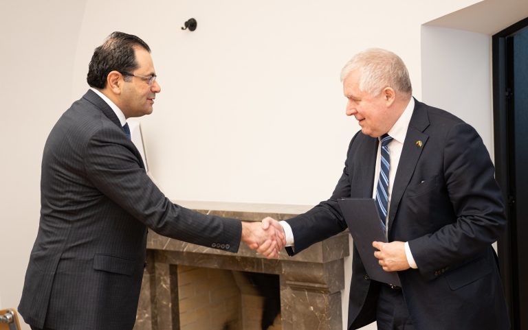 Su naujuoju Turkijos ambasadoriumi susitikęs A. Anušauskas akcentavo Švedijos ir Suomijos siekį įstoti į NATO