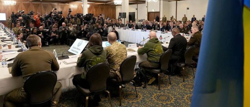 Vienuoliktame „Ramšteino formato“ susitikime aptarta nauja šalių karinė parama Ukrainai
