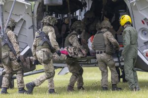  Lietuvos kariuomenė treniruojasi sąveikai su sveikatos apsaugos sektoriumi