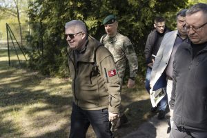  Krašto apsaugos ministras ir kariuomenės vadas Vokietijoje lanko Lietuvos instruktorius, ruošiančius Ukrainos karius