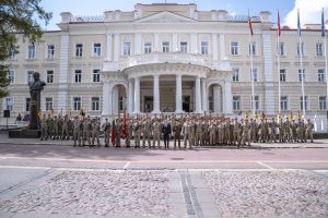  Apdovanoti iš misijos Malyje grįžę Lietuvos kariai savanoriai