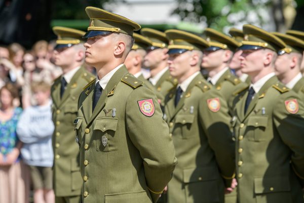  Karininkų gretas papildė Lietuvos karo akademijos absolventai