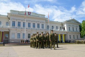  Karininkų gretas papildė Lietuvos karo akademijos absolventai