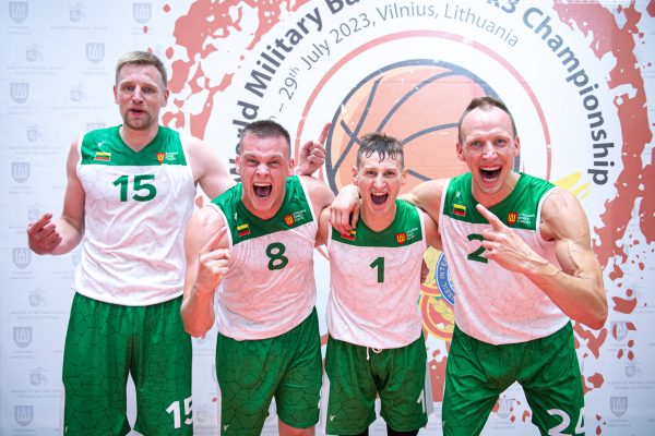  Ministras A. Anušauskas pasveikino pasaulio kariškių 3x3 krepšinio čempionato laimėtojus ir organizatorius