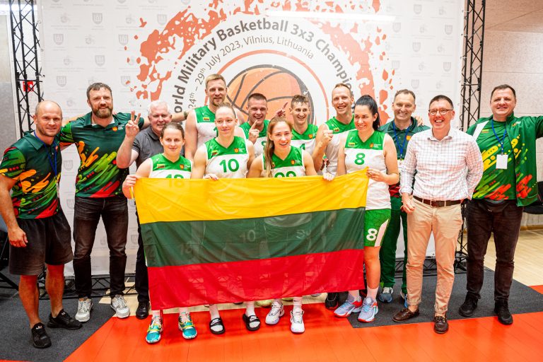 Ministras A. Anušauskas pasveikino pasaulio kariškių 3x3 krepšinio čempionato laimėtojus ir organizatorius