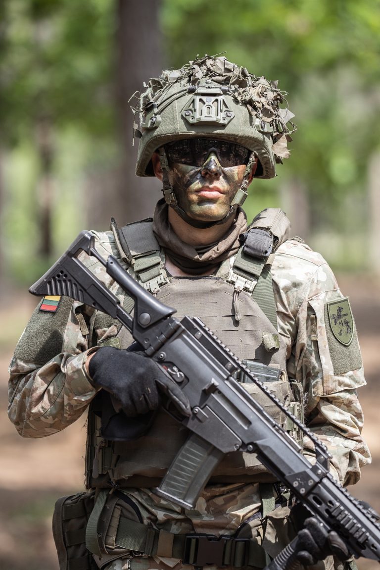 First batch of German armour vests delivered to warehousing facility at Šiauliai  