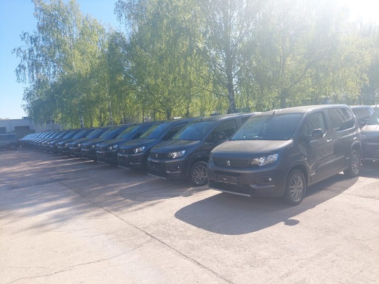  Next shipment of cargo trucks and multipurpose cars delivered to the Lithuanian Armed Forces 