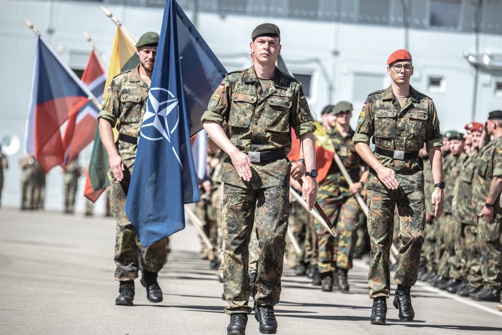 NATO priešakinių pajėgų bataliono kovinės grupės Lietuvoje rotacijos ir vadovybės pasikeitimo ceremoniją