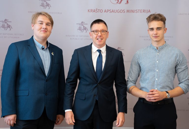  Krašto apsaugos ministerijoje vyko projekto „Moksleiviai į Vyriausybę“ veiklos
