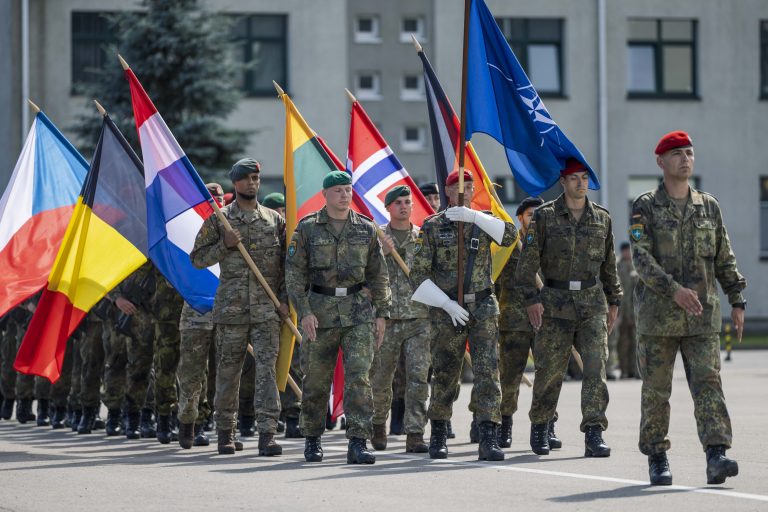 Tarnybą Rukloje pradėjo keturioliktoji NATO priešakinių pajėgų bataliono kovinės grupės rotacija
