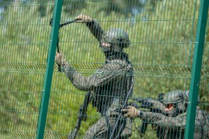  Pasienyje su Baltarusija per taktines pratybas patikrinta pasienio pareigūnų ir kariuomenės sąveika