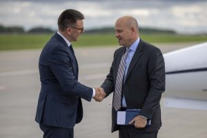  Viceministras Ž. Tomkus susitiko su NATO karinių oro pajėgų vadavietės vadu gen. J.H. Heckeriu, aptarė NATO oro gynybos Rotacinio modelio įgyvendinimą  