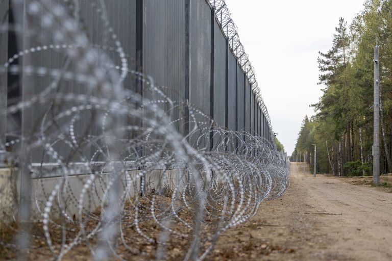  Sienų sankirtoje susitikę Lietuvos ir Lenkijos krašto apsaugos ministrai: abi šalys aiškiai suvokia kylančius saugumo iššūkius regione