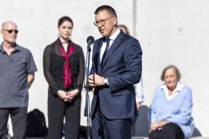  Lietuvoje sutikti iškilių tarpukario Lietuvos asmenybių Jono Polovinsko-Budrio ir Reginos Kašubaitės-Budrienės pelenai