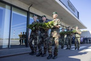  Lietuvoje sutikti iškilių tarpukario Lietuvos asmenybių Jono Polovinsko-Budrio ir Reginos Kašubaitės-Budrienės pelenai