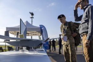 Bepiločių orlaivių sistemos atneša karo Ukrainoje pamokas