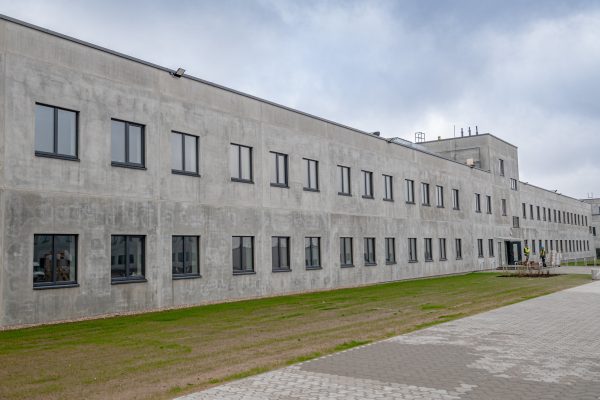  Karinį miestelį Rokantiškėse apžiūrėjęs A. Anušauskas: nauja infrastruktūra užtikrins visus karių poreikius