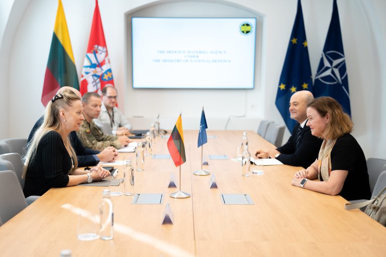 Su NATO paramos ir pirkimų agentūros vadovais aptarti svarbiausi Lietuvos įsigijimai