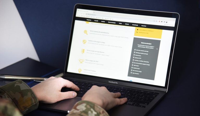 Pratybų „Kibernetinis skydas PhishEx“ rezultatai: internetinių sukčių žinutės neatpažino beveik kas penktas darbuotojas