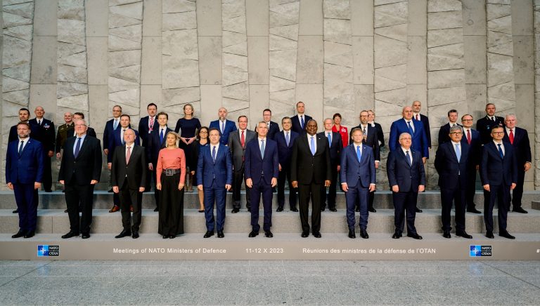 A. Anušauskas NATO gynybos ministrų susitikime: turime sparčiai įgyvendinti Vilniuje priimtus sprendimus