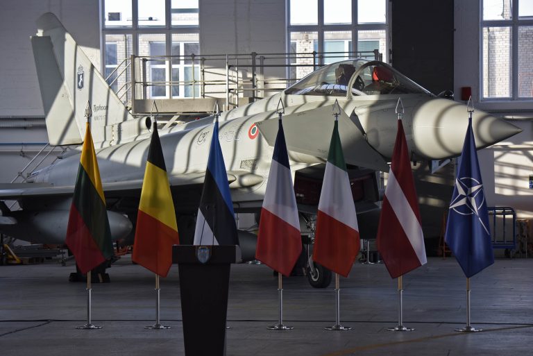 Belgija ir Prancūzija perėmė NATO oro policijos misiją Baltijos šalyse