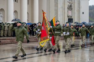  Karo akademijos kariūnai iškilmingai prisiekė tarnauti Lietuvos valstybei