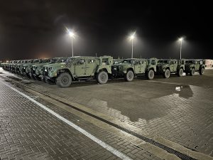  Baigtas pirmasis JLTV įsigijimo etapas: į Lietuvą pristatyti visi šarvuoti visureigiai