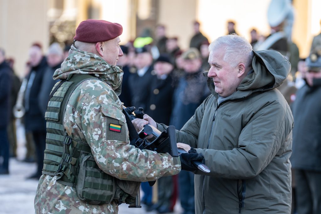 Krašto apsaugos savanorių pajėgos minėjo 33-iąsias įkūrimo metines, pasirašė bendradarbiavimo sutartis
