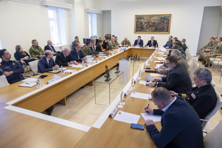 Krašto apsaugos ministerijoje įvyko Ukrainos išminavimo koalicijos partnerių susitikimas