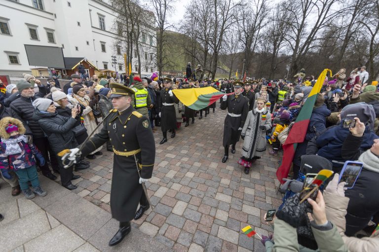 Švenčiame Lietuvos vėliavos dieną – tai pasididžiavimo savo šalimi simbolis