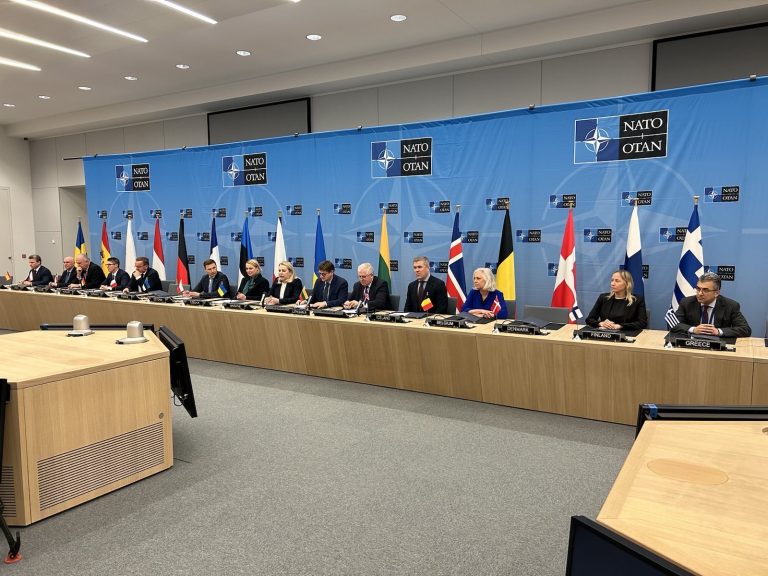 Pasirašyta sutartis dėl Lietuvos vadovaujamos Ukrainos išminavimo koalicijos: prisijungė 20 valstybių