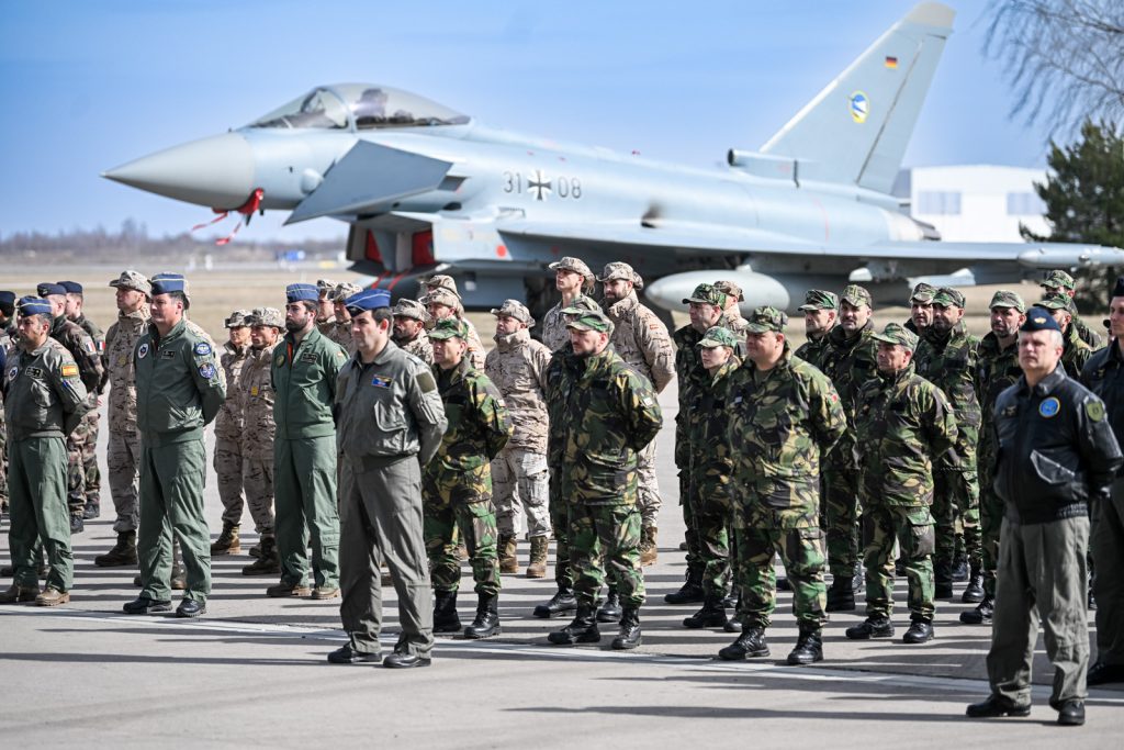 Simbolinio Baltijos oro erdvės rakto perdavimo ceremonija pažymėtas NATO oro policijos misijos Baltijos šalyse ir Lietuvos narystės aljanse 20-metis