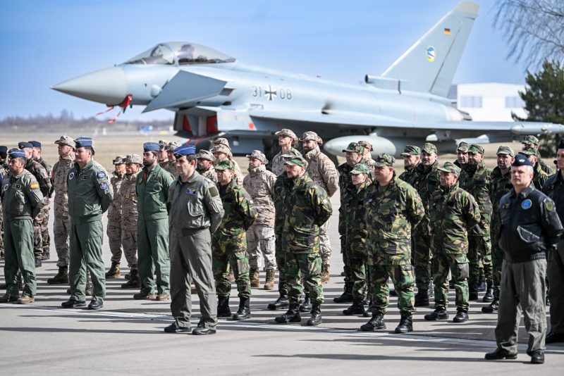 Simbolinio Baltijos oro erdvės rakto perdavimo ceremonija pažymėtas NATO oro policijos misijos Baltijos šalyse ir Lietuvos narystės aljanse 20-metis