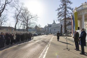  Prie Krašto apsaugos ministerijos iškilmingai iškelta Švedijos vėliava