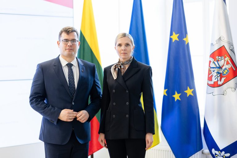 VRM ir KAM stiprina bendradarbiavimą sienos apsaugos srityje