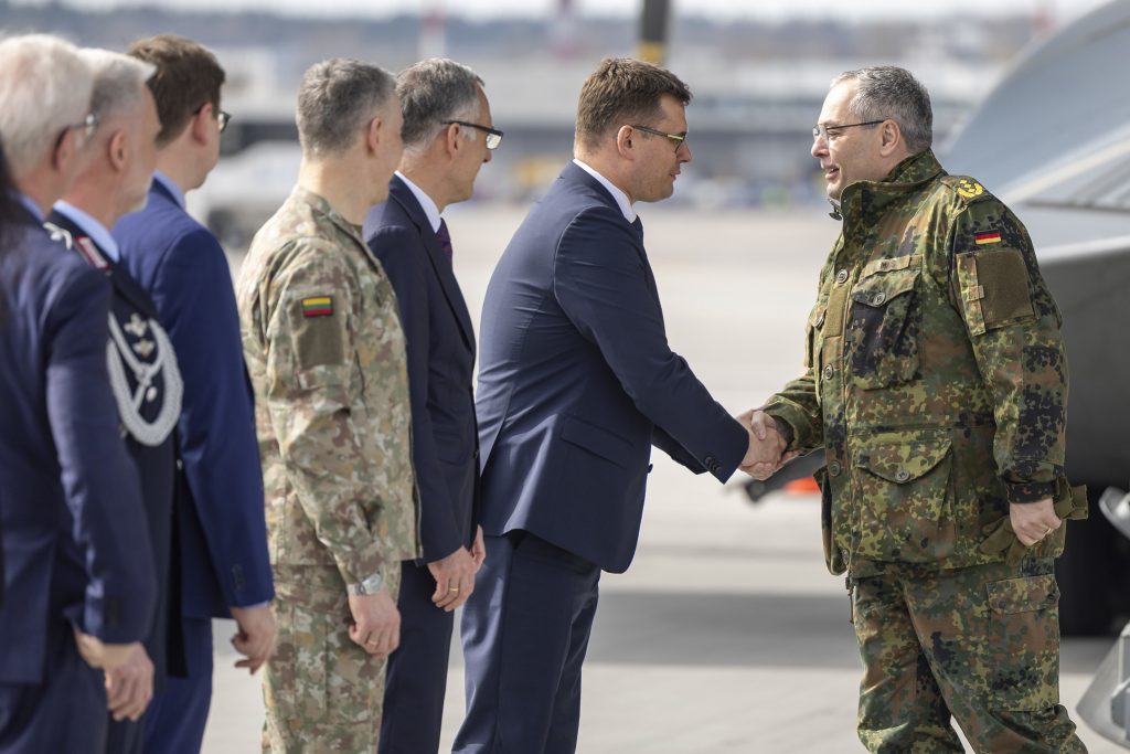 Į Lietuvą atvyko pirmieji Vokietijos brigados kariai