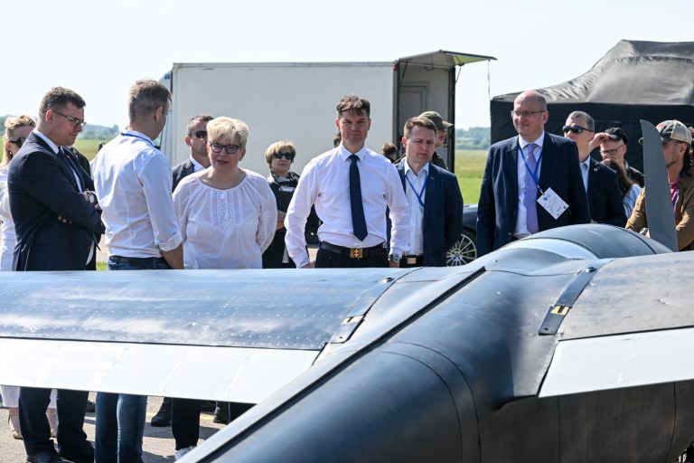 „Dronų dienoje“ – žvilgsnis į Lietuvoje gaminamų bepiločių ateitį