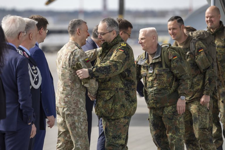 Brigados „Lietuva“ pirminio elemento vadas: perduodame savo pozityvią asmeninę patirtį kariams Vokietijoje