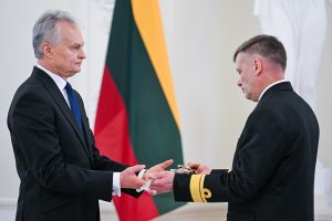  Prezidentas suteikė generolo laipsnius dviem Lietuvos kariuomenės karininkams