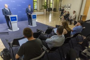  Krašto apsaugos ministras L. Kasčiūnas apie kibernetinį saugumą: situacija stabili, bet neleidžianti atsipalaiduoti