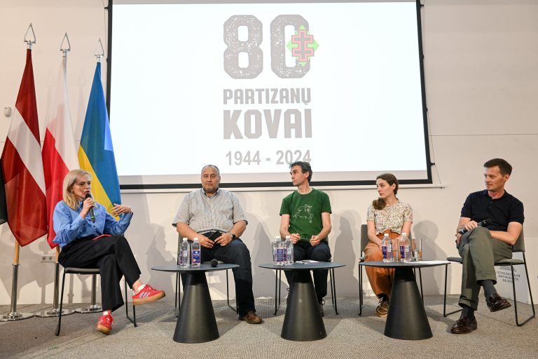 Pilietiškumo mėnesiui baigiantis – konferencija ir Pilietiškumo egzamino apdovanojimai