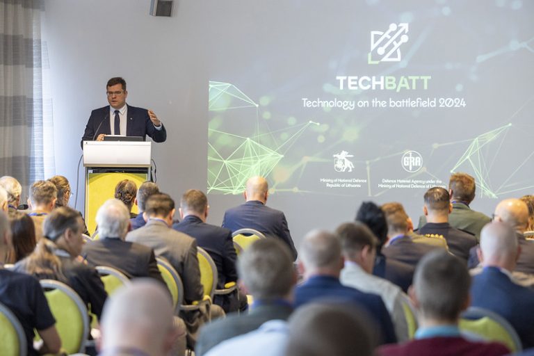 Krašto apsaugos ministras L. Kasčiūnas tarptautinėje gynybos technologijų konferencijoje: karas Ukrainoje verčia mus ieškoti pažangių gynybos sprendimų