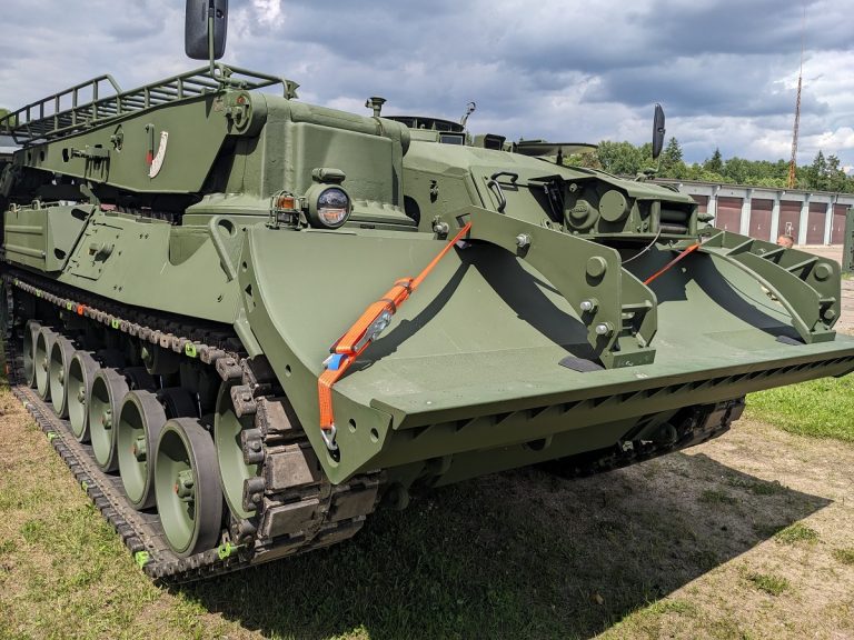 Evakuaciniai tankai „Bergepanzer-2“ pristatyti Lietuvos kariuomenei