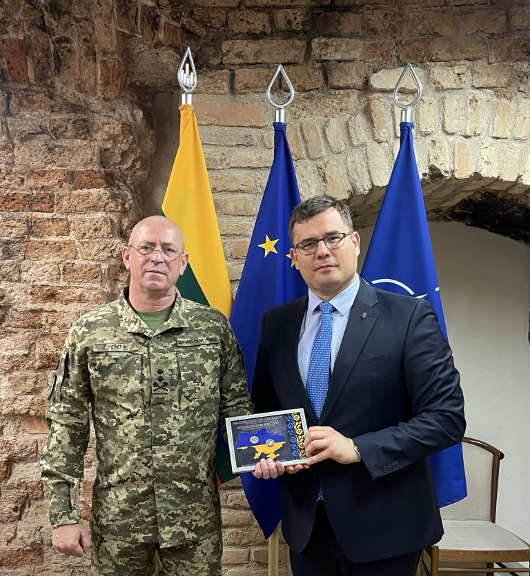 Ukrainos Paramos pajėgų vadas supažindino krašto apsaugos ministrą L. Kasčiūną su veiksmingiausiomis kontrmobilumo priemonėmis