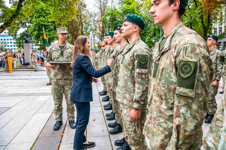 Kaune leitenanto laipsnį gavo pusšimtis kariūnų aspirantų