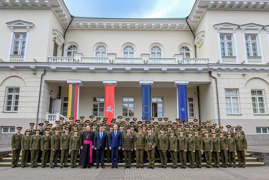 Lietuvos karo akademijos Kariūnų studijas vainikavo suteiktas pirmasis karininko laipsnis
