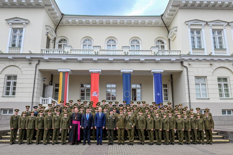 Lietuvos karo akademijos Kariūnų studijas vainikavo suteiktas pirmasis karininko laipsnis