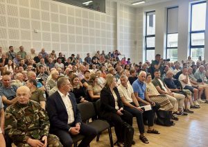  Krašto apsaugos ministerijos atstovai susitiko su gyventojais dėl poligonų steigimo Tauragės ir Šilalės rajonuose